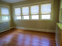 Sun room (looks over gardens)