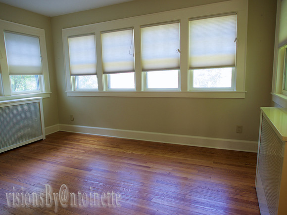 Sun room (looks over gardens)